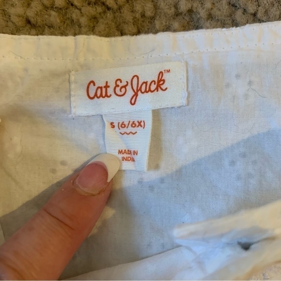 CAT & JACK White Eyelet Flutter Sleeve Blouse size 6/6x - Picture 4 of 4